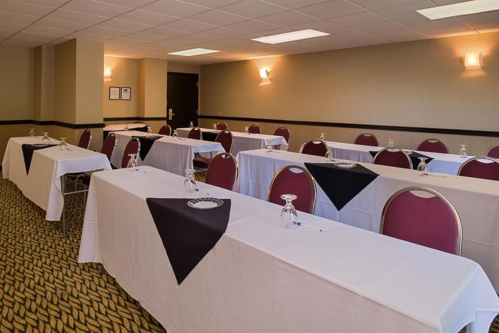Ramada Plaza Rochester Airport Eksteriør bilde
