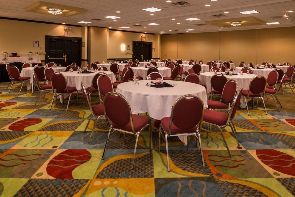 Ramada Plaza Rochester Airport Eksteriør bilde