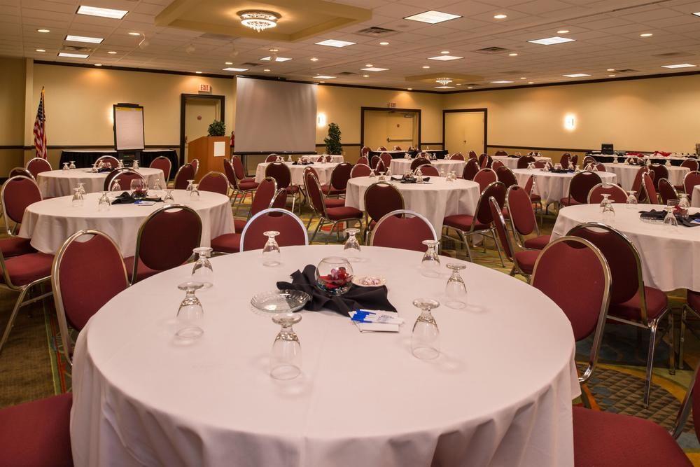 Ramada Plaza Rochester Airport Eksteriør bilde