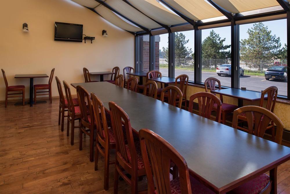 Ramada Plaza Rochester Airport Eksteriør bilde