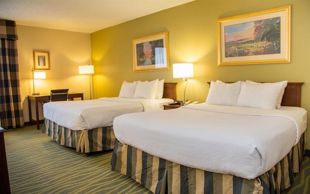 Ramada Plaza Rochester Airport Eksteriør bilde