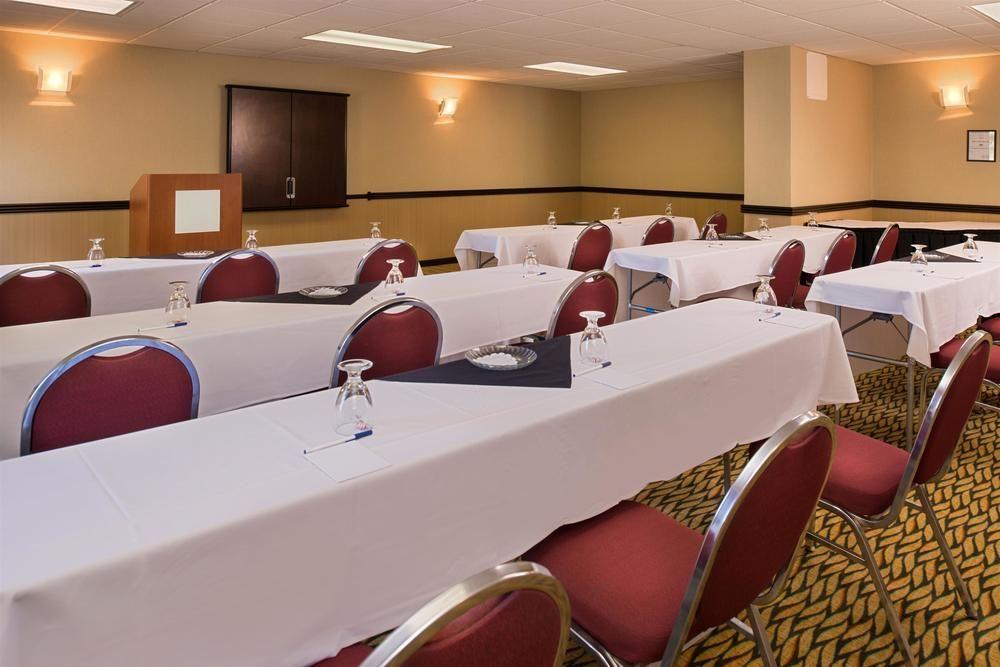 Ramada Plaza Rochester Airport Eksteriør bilde