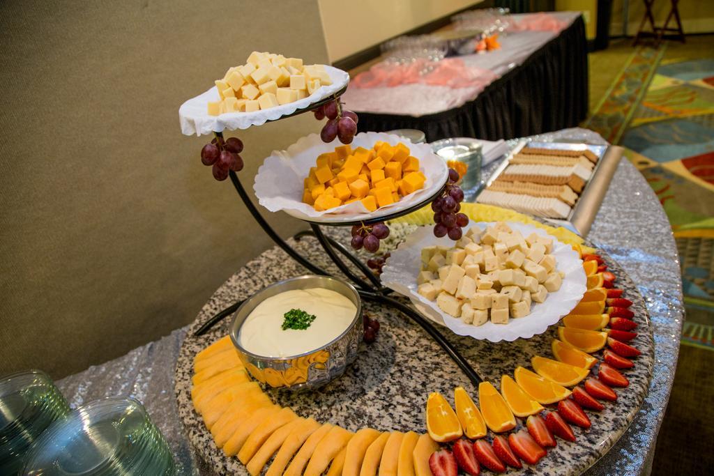 Ramada Plaza Rochester Airport Eksteriør bilde