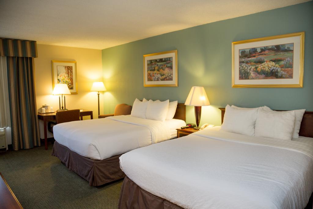 Ramada Plaza Rochester Airport Eksteriør bilde